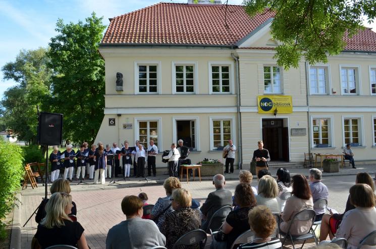 Noc Bibliotek - czytanie porusza