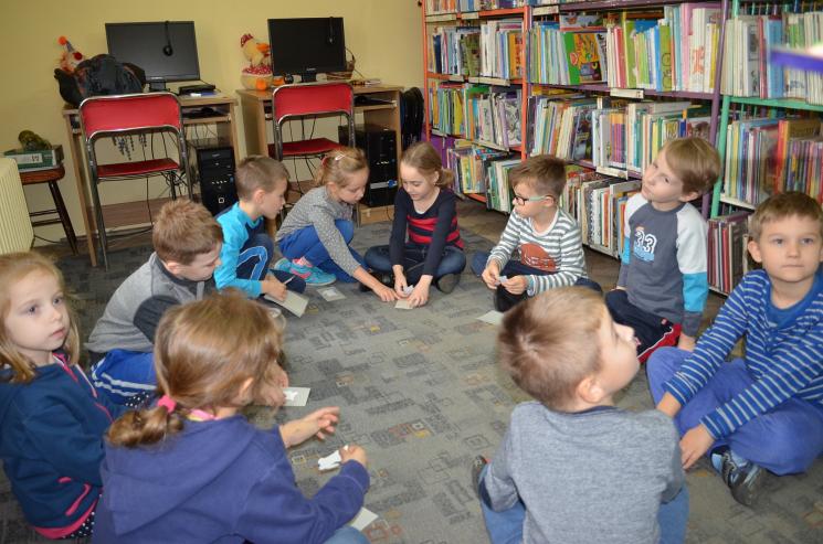 Czytam sobie w bibliotece