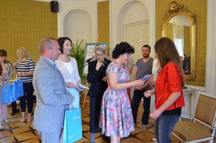 Uroczystość wręczenia nagród w XI Ogólnopolskim Konkursie Jednego Wiersza  im. Wiktora Gomulickiego o Laur Błękitnej Narwi 