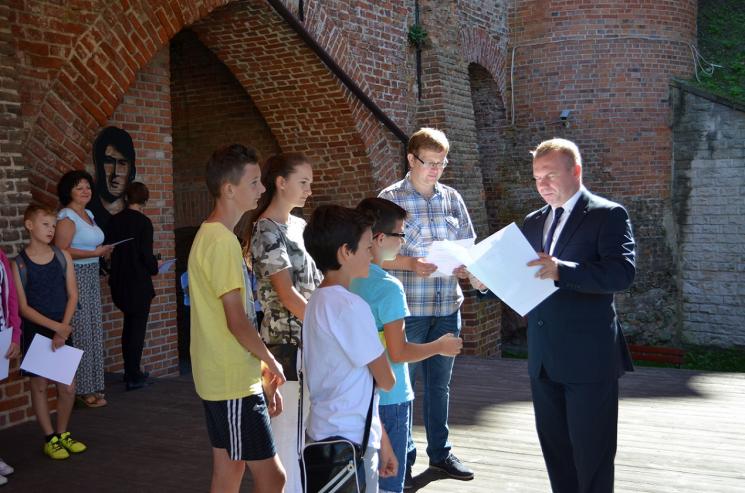 X Wyścig po historię
