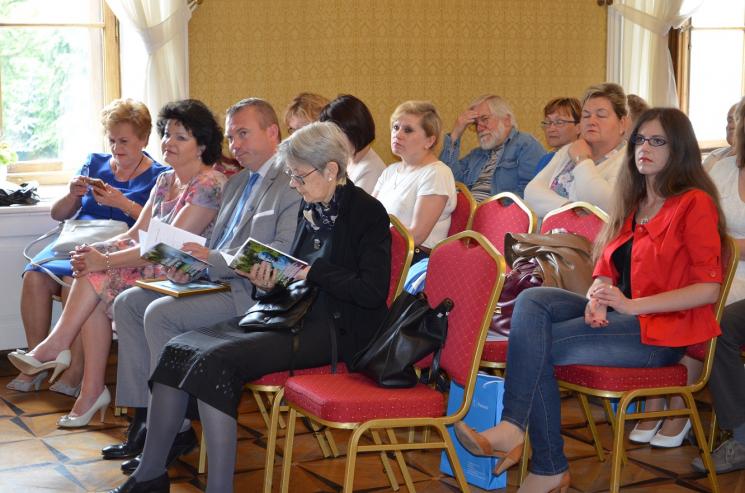 Uroczystość wręczenia nagród w XI Ogólnopolskim Konkursie Jednego Wiersza  im. Wiktora Gomulickiego o Laur Błękitnej Narwi 