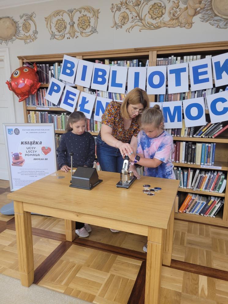 Wakacje w Bibliotece - Biblioteka Pełna Emocji