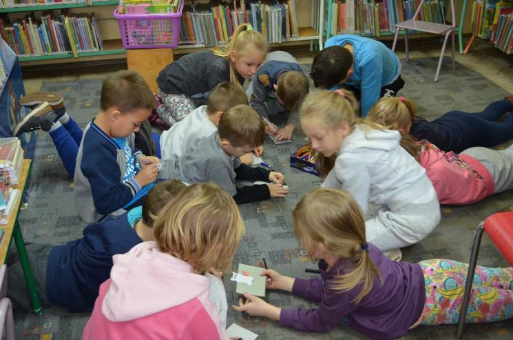 Czytam sobie w bibliotece