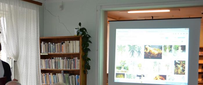 SENIOR-WIGOR z odwiedzinami w bibliotece