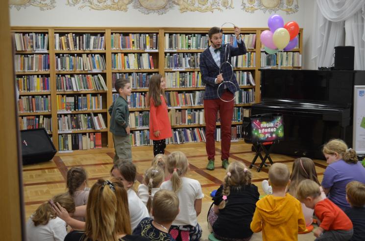 X Noc bibliotek 