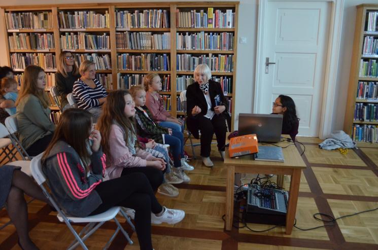 Noc bibliotek