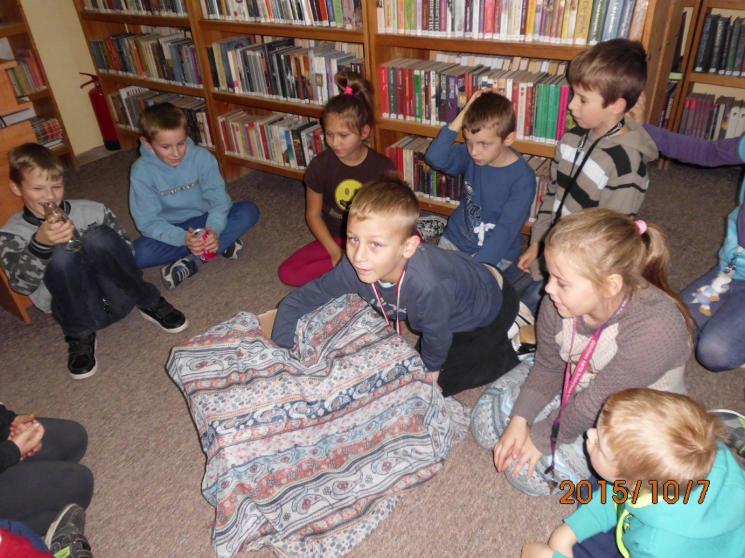 Czytam sobie w bibliotece - Marta i Ufoludek