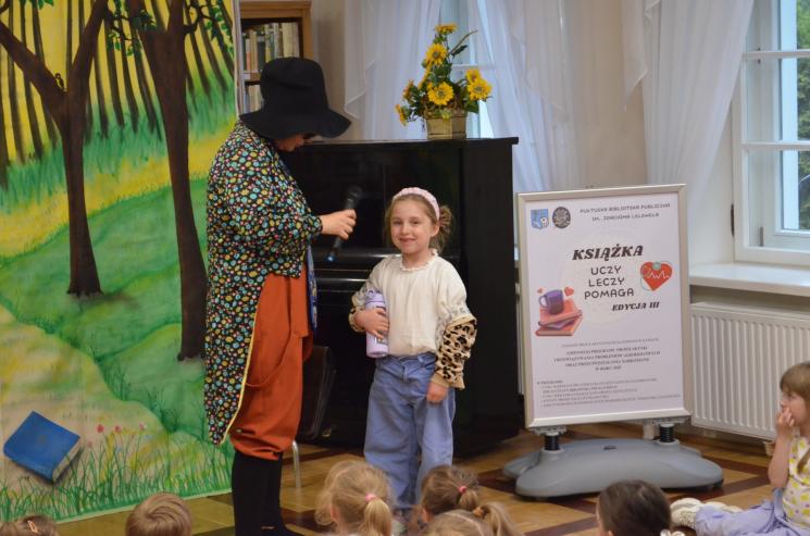 Opowieści z teczki profesora Książeczki