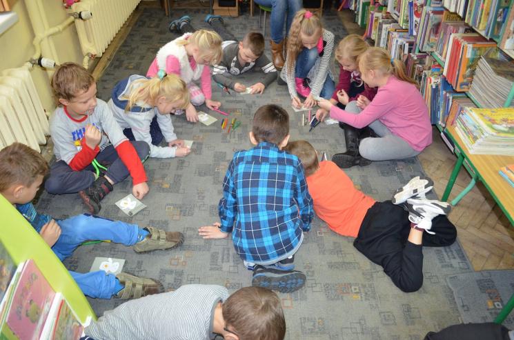 Czytam sobie w bibliotece