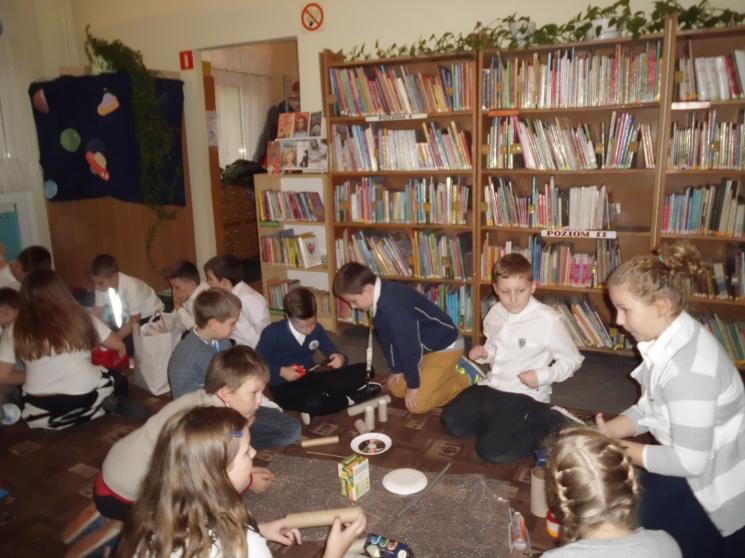 Czytam sobie w bibliotece "Marta i ufoludek" Filia nr 2