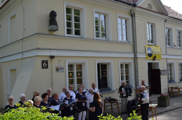 Noc Bibliotek - czytanie porusza