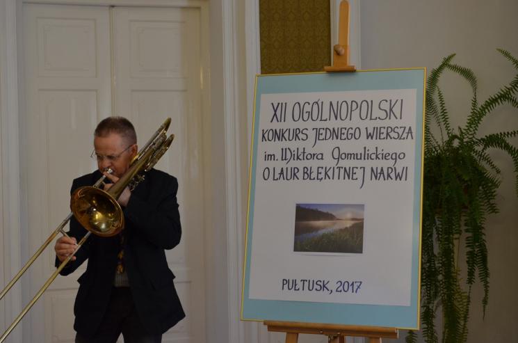 Uroczystość wręczenia nagród w XII Ogólnopolskim Konkursie Jednego Wiersza im. Wiktora Gomulickiego o Laur Błękitnej Narwi