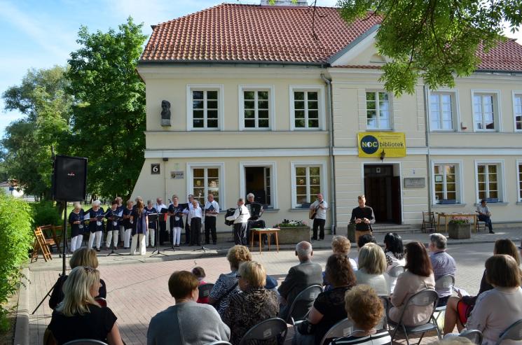 Noc Bibliotek - czytanie porusza