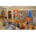 Fenek i Maks w bibliotece zdjęcie nr 7.JPG