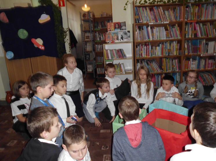 Czytam sobie w bibliotece "Marta i ufoludek" Filia nr 2