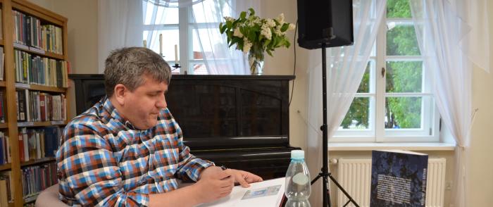 "Mroczny Rycerz Gotham. Szkice z kultury popularnej"