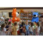 Fenek i Maks w bibliotece zdjęcie nr 3.JPG