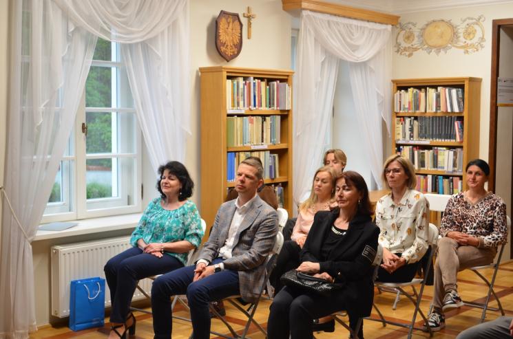 "Mroczny Rycerz Gotham. Szkice z kultury popularnej"