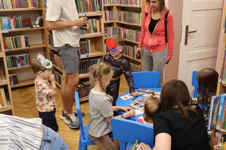 dzień superbohatera, komik dla dzeci, 6 dzieci
