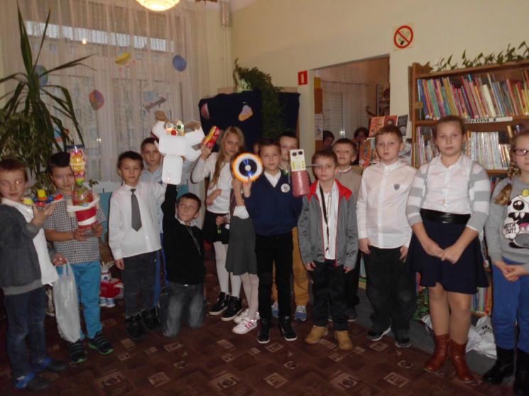 Czytam sobie w bibliotece "Marta i ufoludek" Filia nr 2
