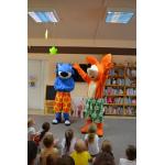 Fenek i Maks w bibliotece zdjęcie nr 2.JPG