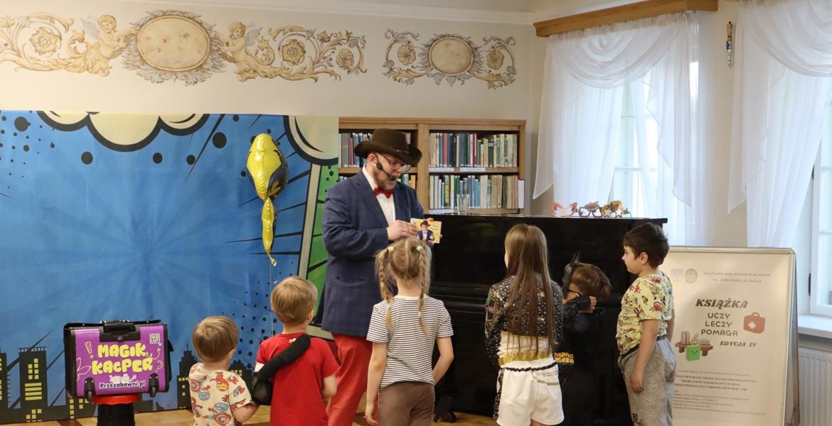 dzień superbohatera, komik dla dzeci, 6 dzieci