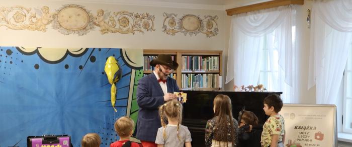 dzień superbohatera, komik dla dzeci, 6 dzieci