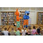 Fenek i Maks w bibliotece zdjęcie nr 17.JPG